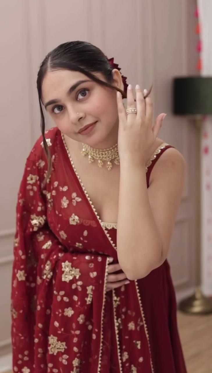 Elegant Embroidered Georgette Suit Set