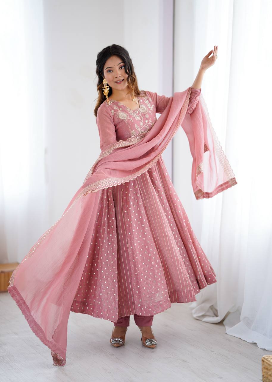 Anarkali Elegance: The Pink Reverie