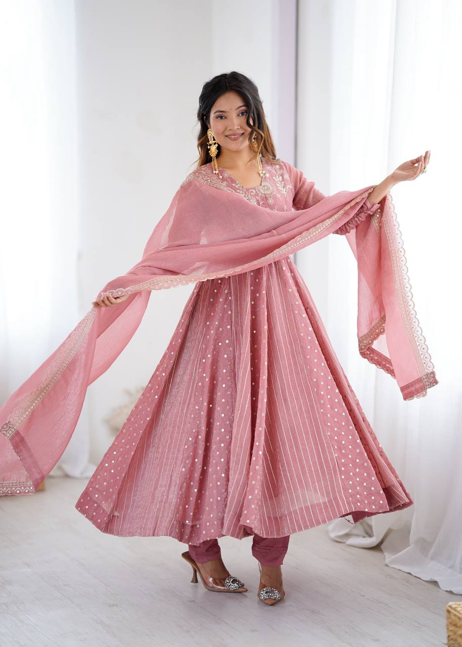 Anarkali Elegance: The Pink Reverie