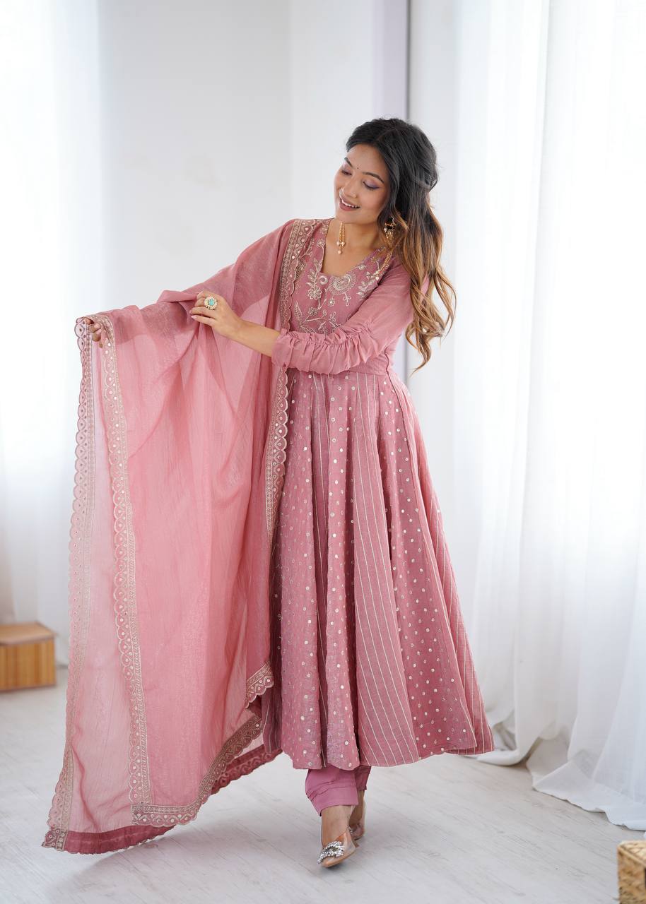 Anarkali Elegance: The Pink Reverie