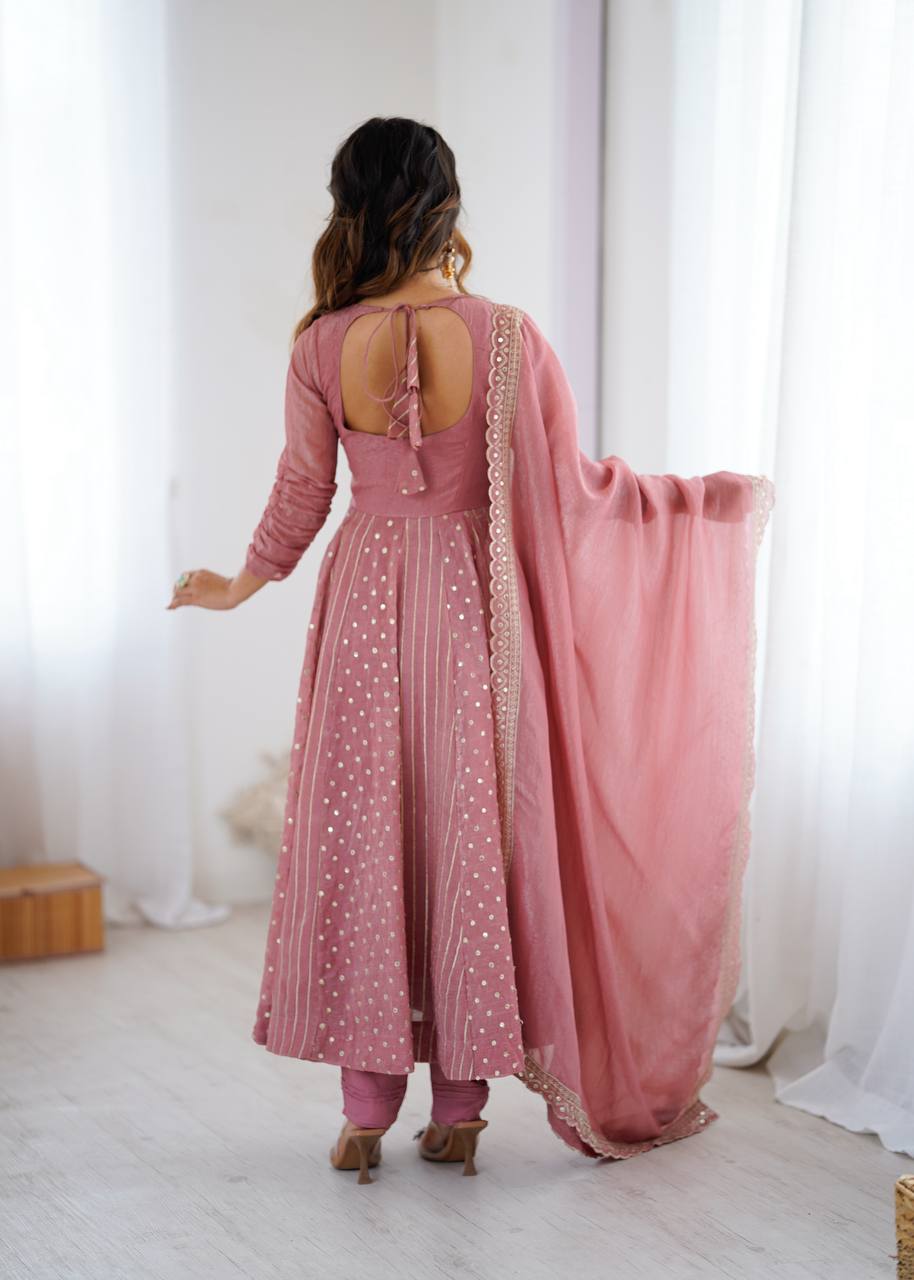 Anarkali Elegance: The Pink Reverie