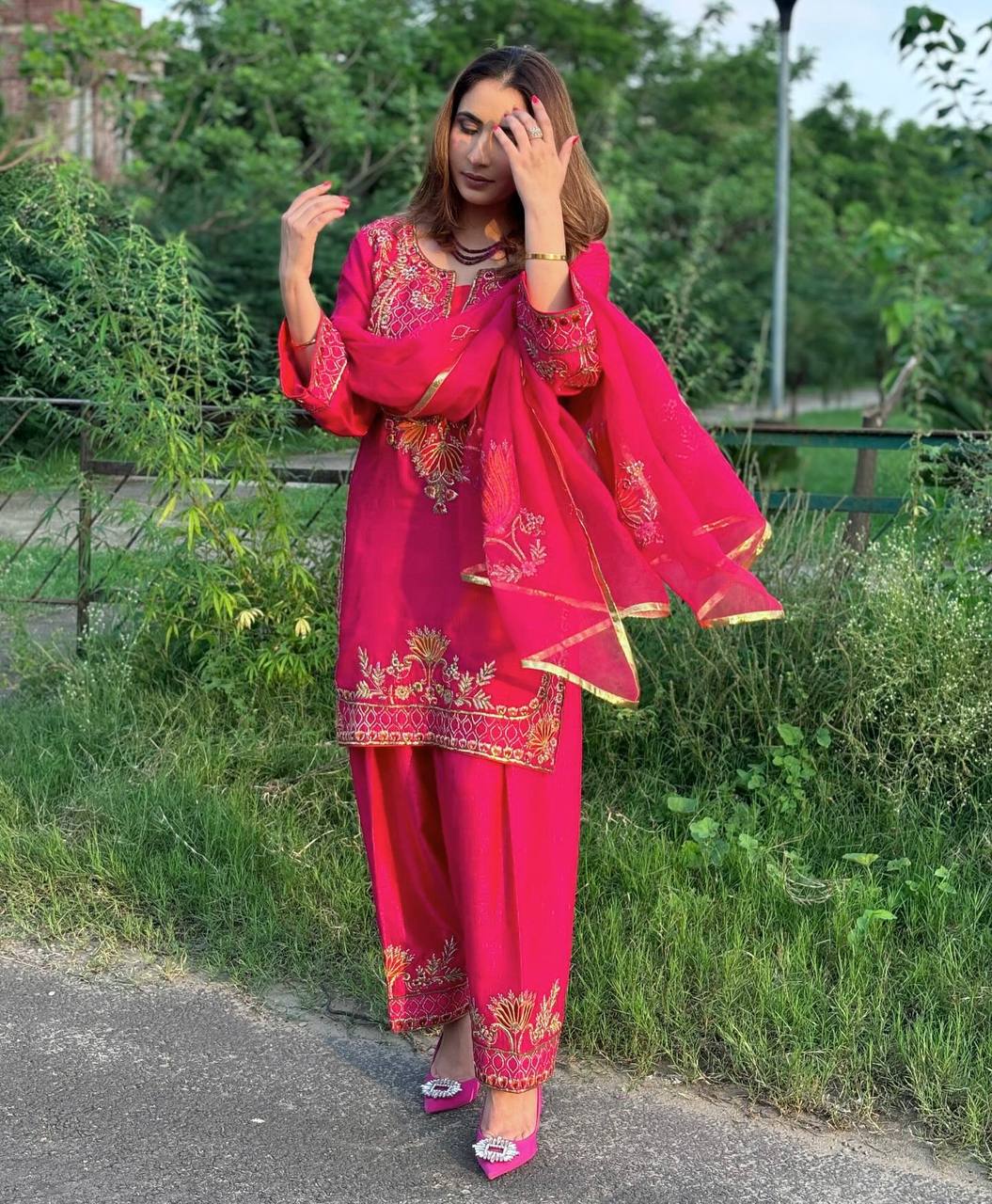 Enchanted Allure: Stunning Pink Salwar Suit for Sophisticated Women