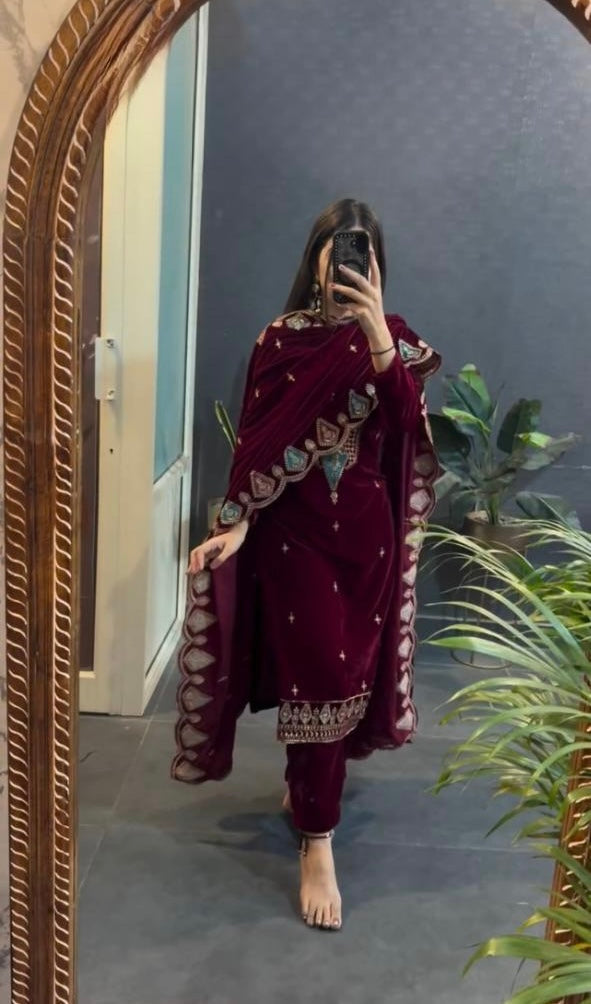 Velvet Kurta for Majestic Ethnic Looks