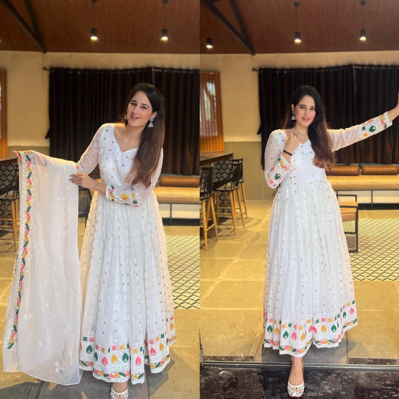 Presenting New Đěsigner Anarkali Suit In New Fancy Style