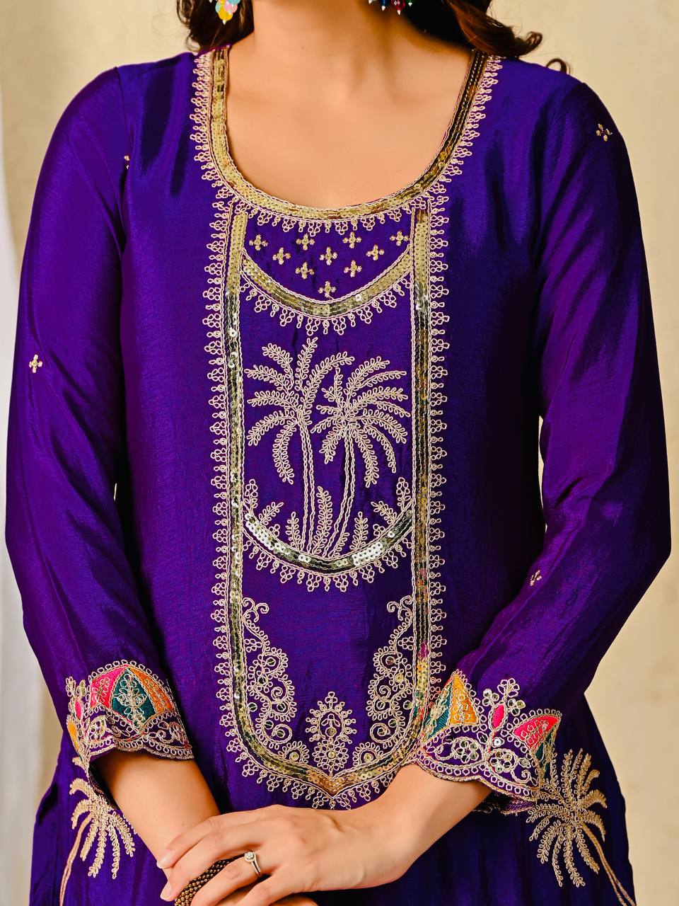 Regal Elegance: Exquisite Purple Pakistani Suit for Timeless Grace
