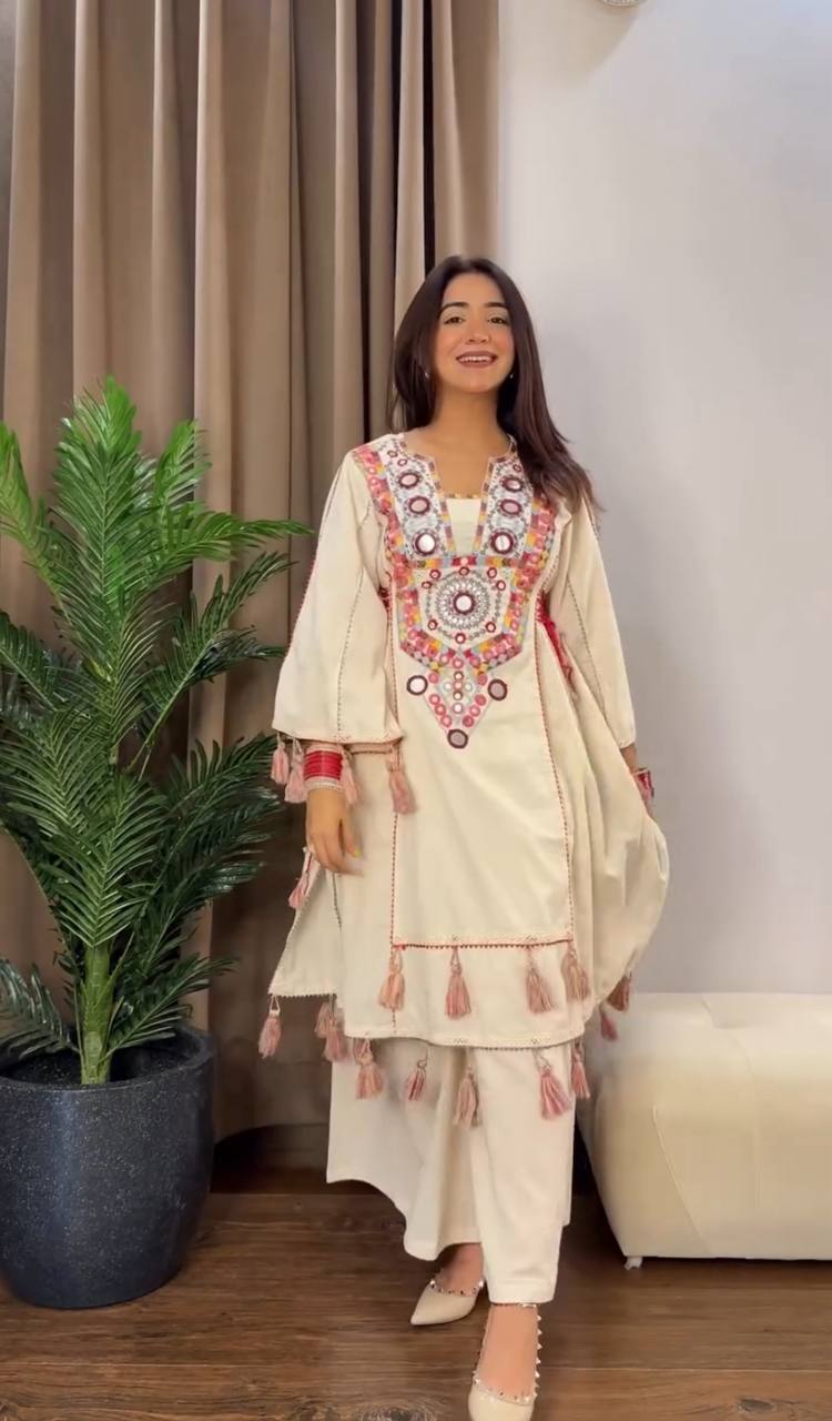 Opulent Beige Kurta: Artful Embroidery for Refined Style