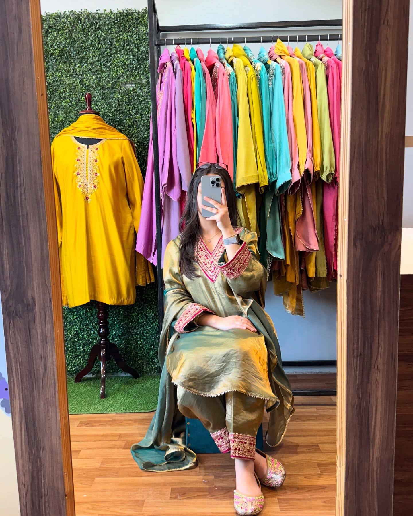 Reflective Elegance: The Selfie Experience